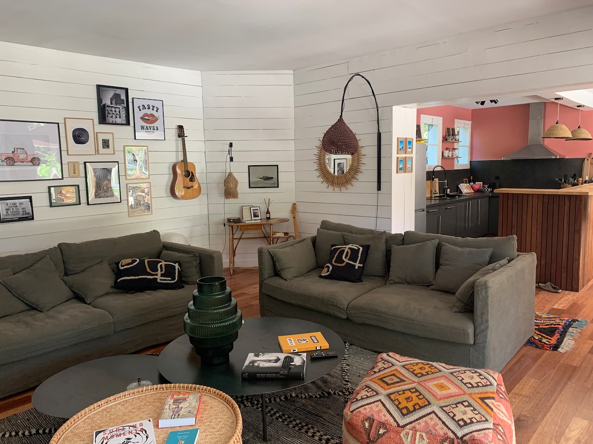 Propriété Airbnb réussie: Family home with pool à Lacanau