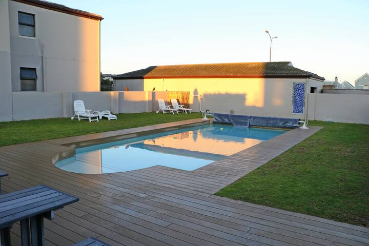 WavesEdge Sunset View ~Nagomi Penthouse in Big Bay gallery image 3