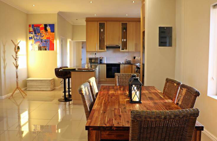 WavesEdge Sunset View ~Nagomi Penthouse in Big Bay gallery image 5