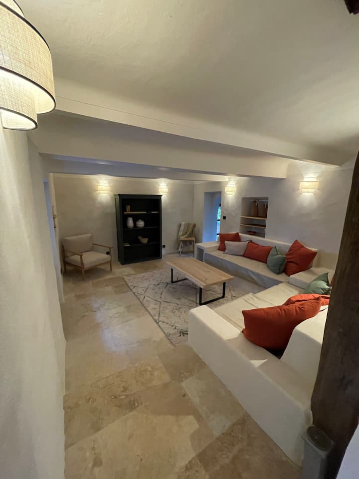 Mas Du 19eme Siècle, Le Mas Du Puits - Alpes-Maritimes