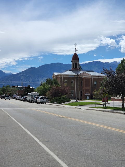 Top Airbnb: Buena Vista Mid-Main Manor STR-197 in Buena Vista