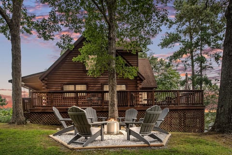 Waterfront Log Cabin | Kayaks, Arcade & Sleeps 12