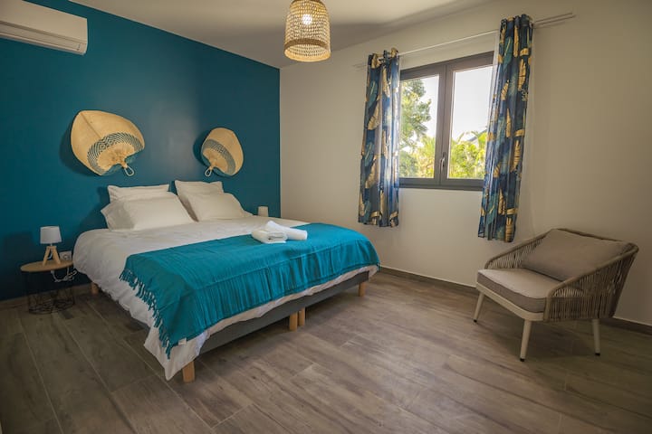 卧室3
1张双人床，可铺设2张单人床。