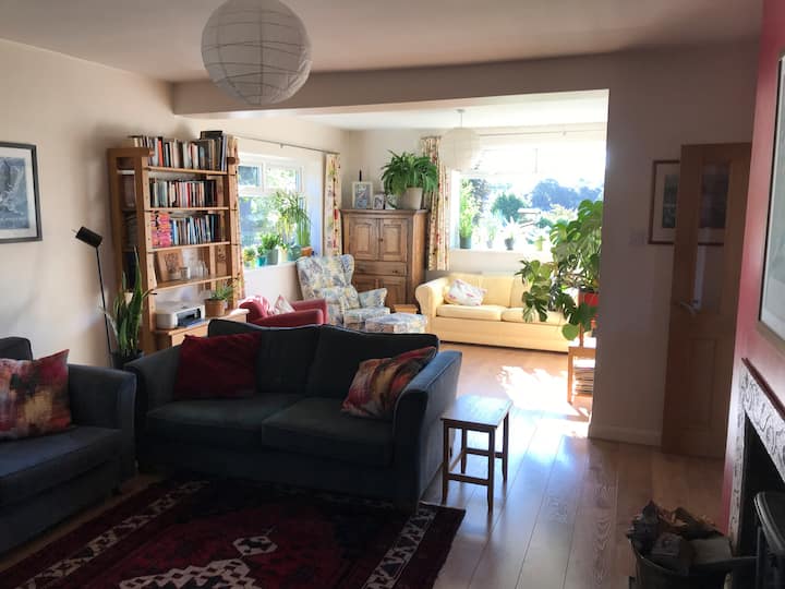 Spacious  Family Home With Large Sun Facing Garden - Newcastle upon Tyne