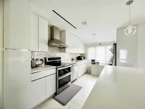 Beautiful 3bedrooms Home@Glen Cove