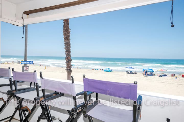 3 Bedroom Oceanfront Condo w/Panoramic Ocean Views