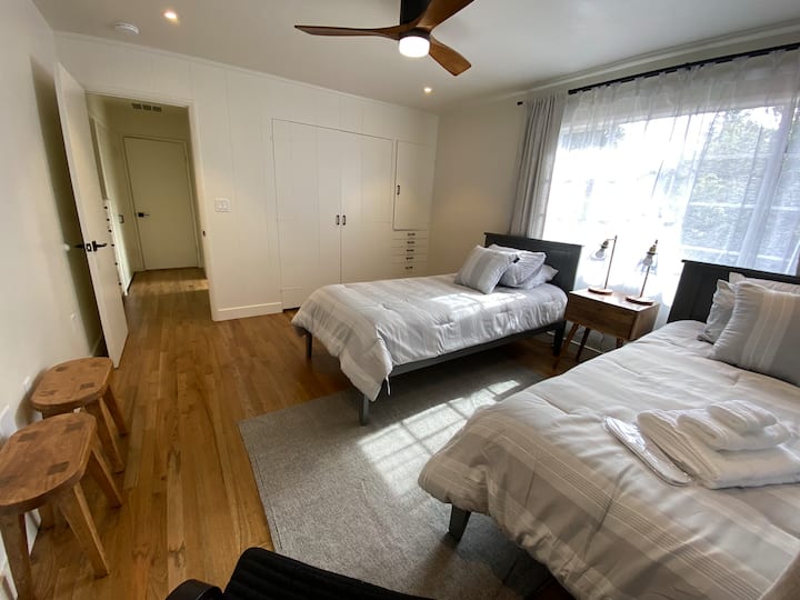 Dhoma e dytë e gjumit me depo të integruar