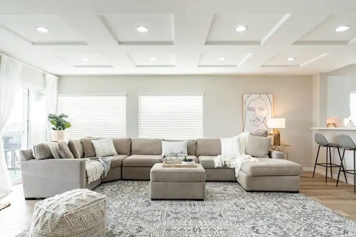 1 Block to Sand Contemporary 5BR Triplex gallery image 2