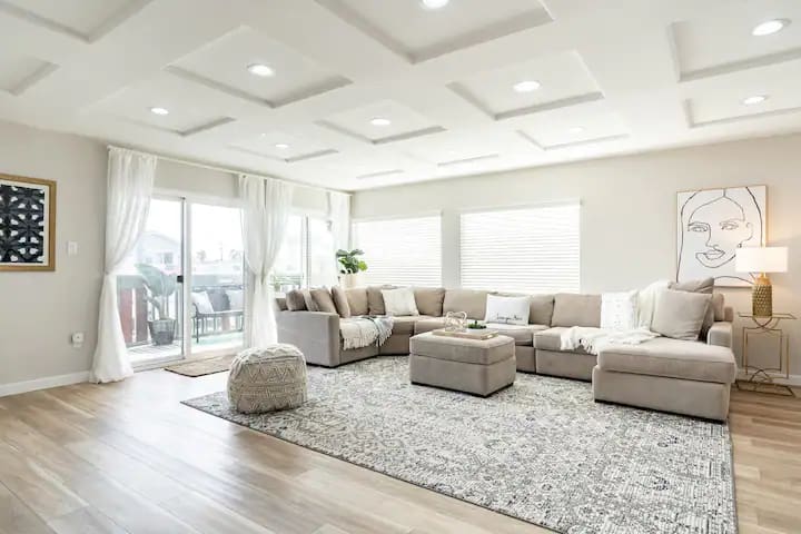 1 Block to Sand Contemporary 5BR Triplex