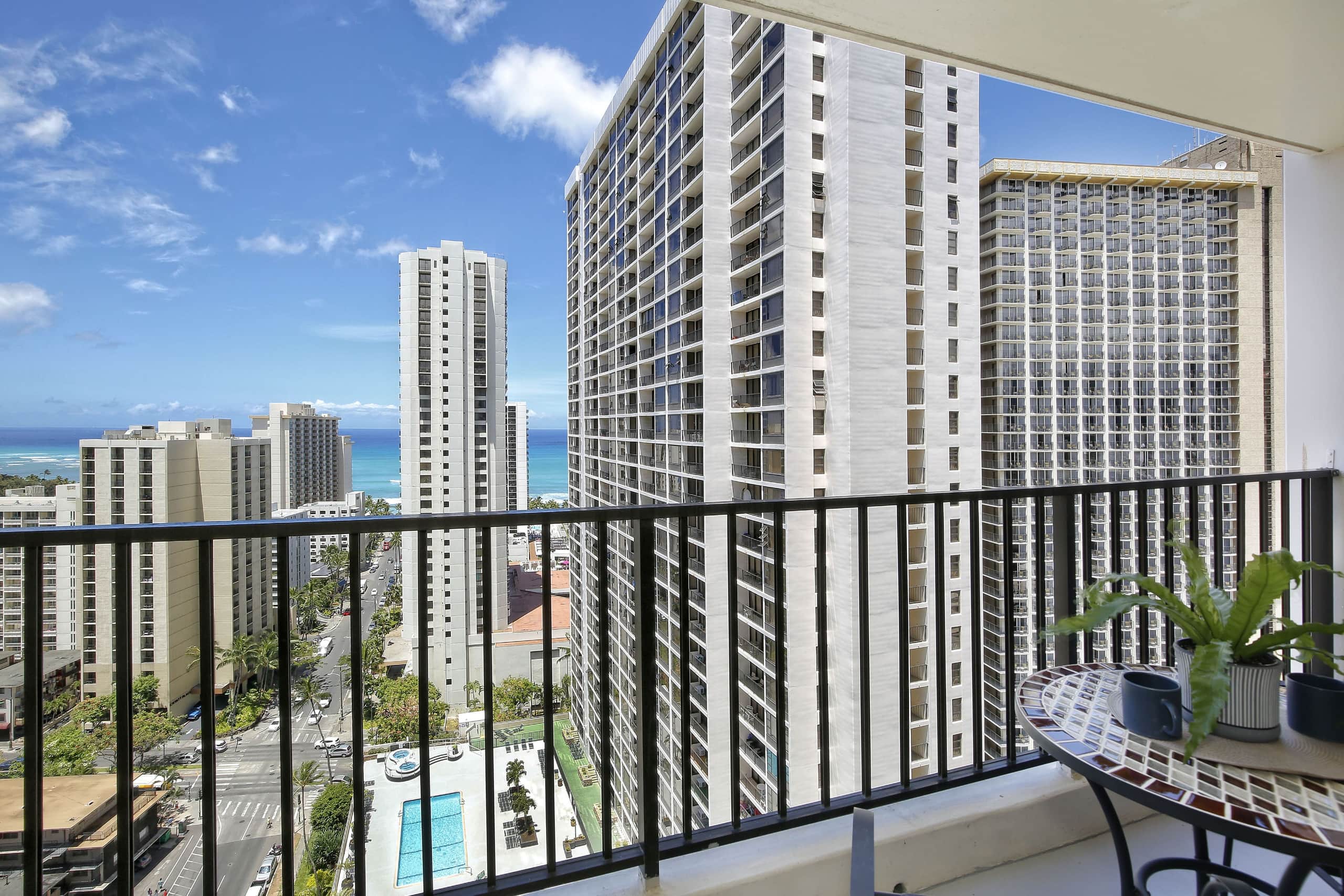 Condo in Honolulu · ★4.83 · 1 bedroom · 3 beds · 1 private bath - Image 24