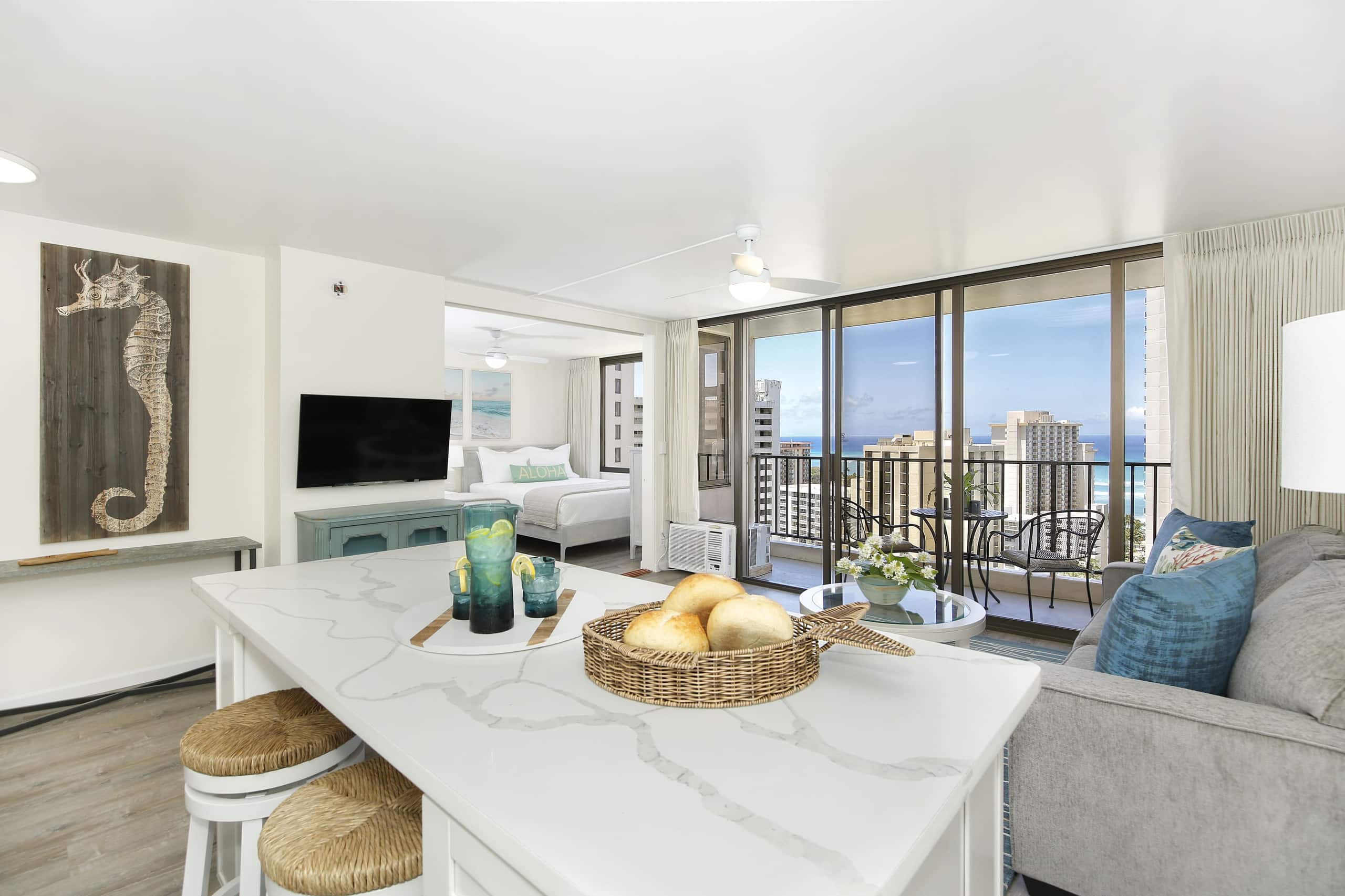 Condo in Honolulu · ★4.83 · 1 bedroom · 3 beds · 1 private bath - Image 15