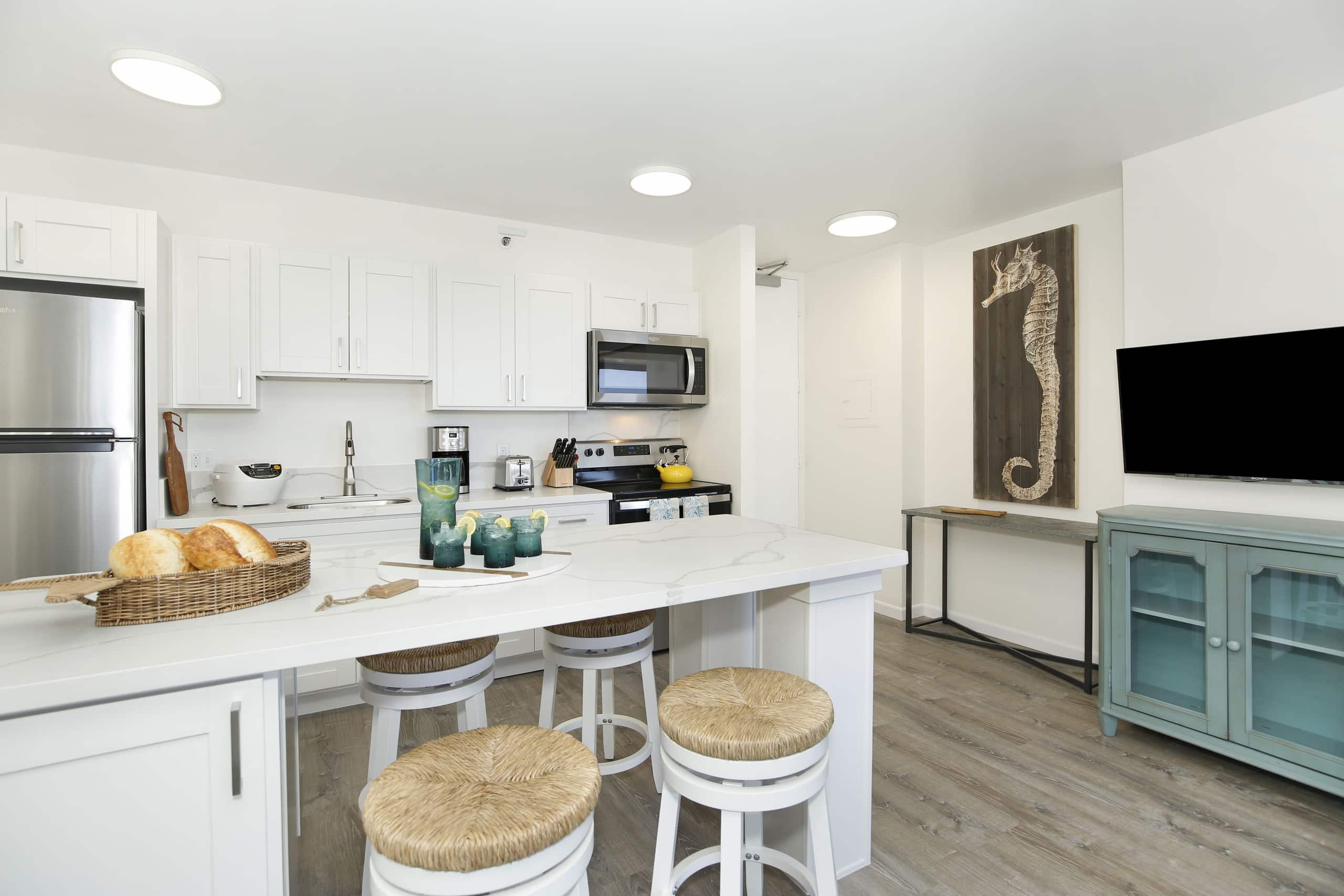 Condo in Honolulu · ★4.83 · 1 bedroom · 3 beds · 1 private bath - Image 13