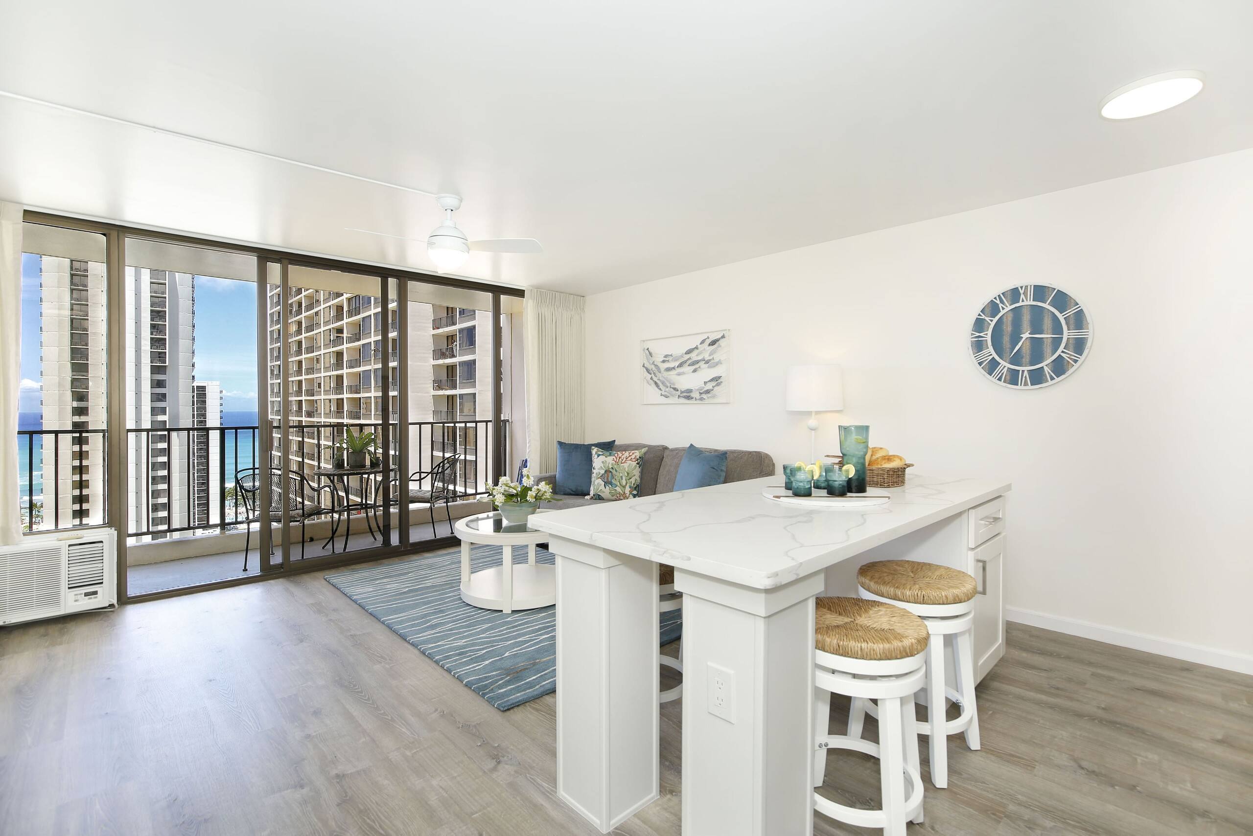 Condo in Honolulu · ★4.83 · 1 bedroom · 3 beds · 1 private bath - Image 14