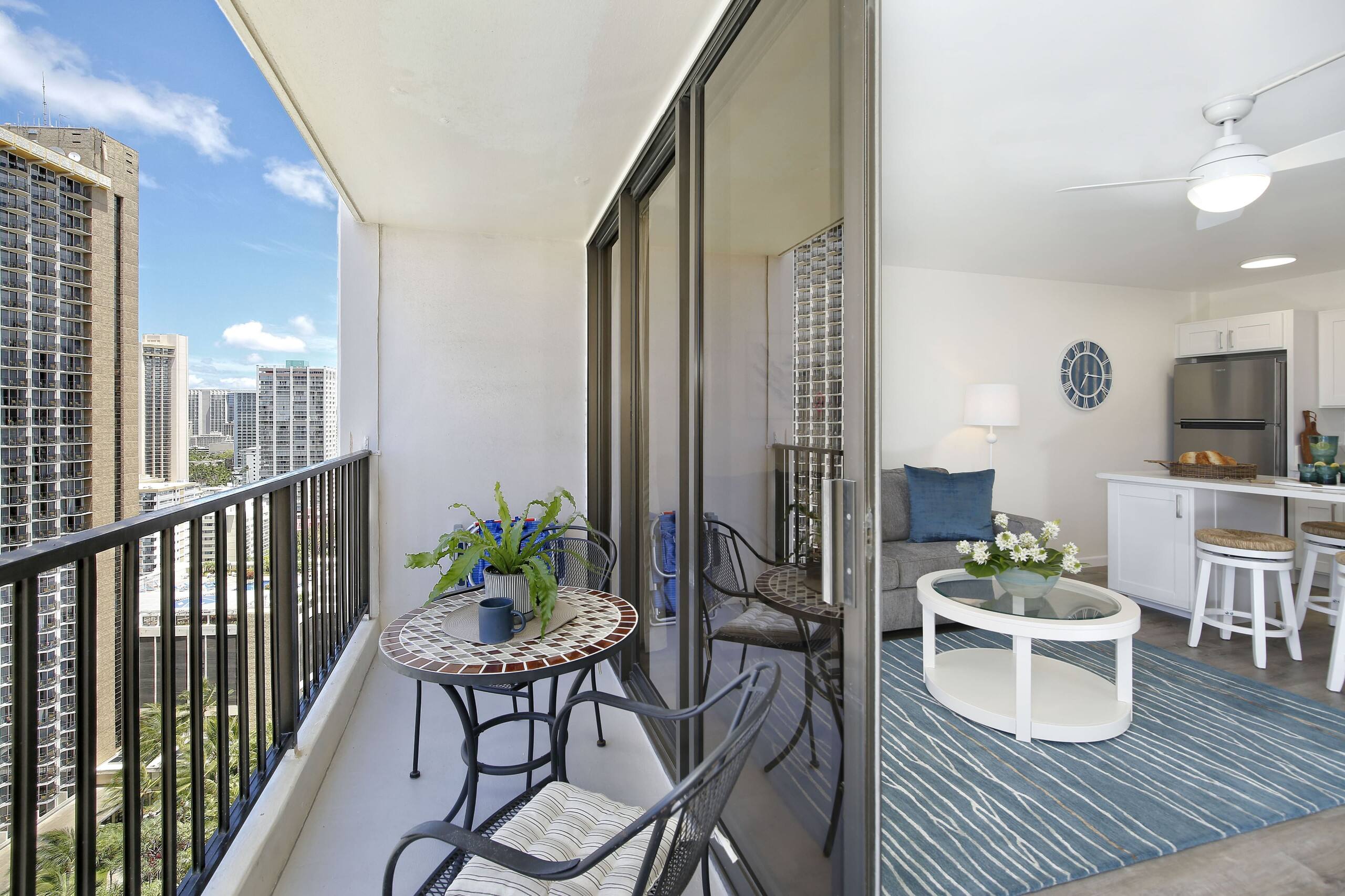 Condo in Honolulu · ★4.83 · 1 bedroom · 3 beds · 1 private bath - Image 28