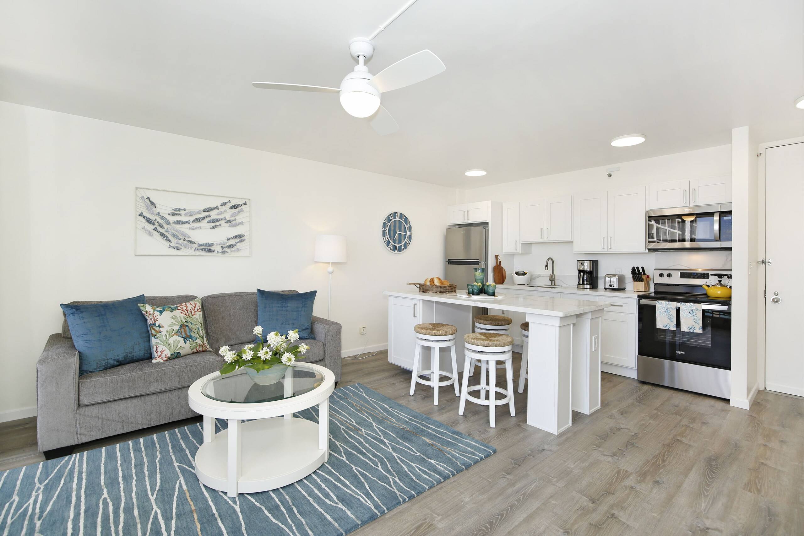Condo in Honolulu · ★4.83 · 1 bedroom · 3 beds · 1 private bath - Image 5