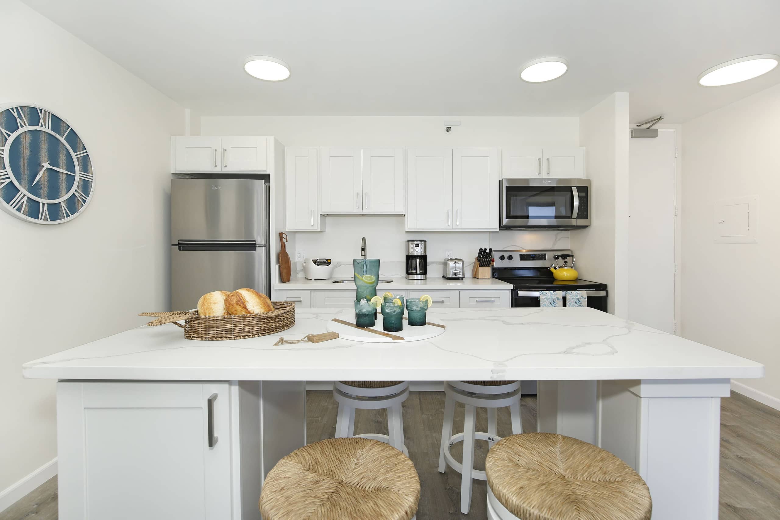 Condo in Honolulu · ★4.83 · 1 bedroom · 3 beds · 1 private bath - Image 10
