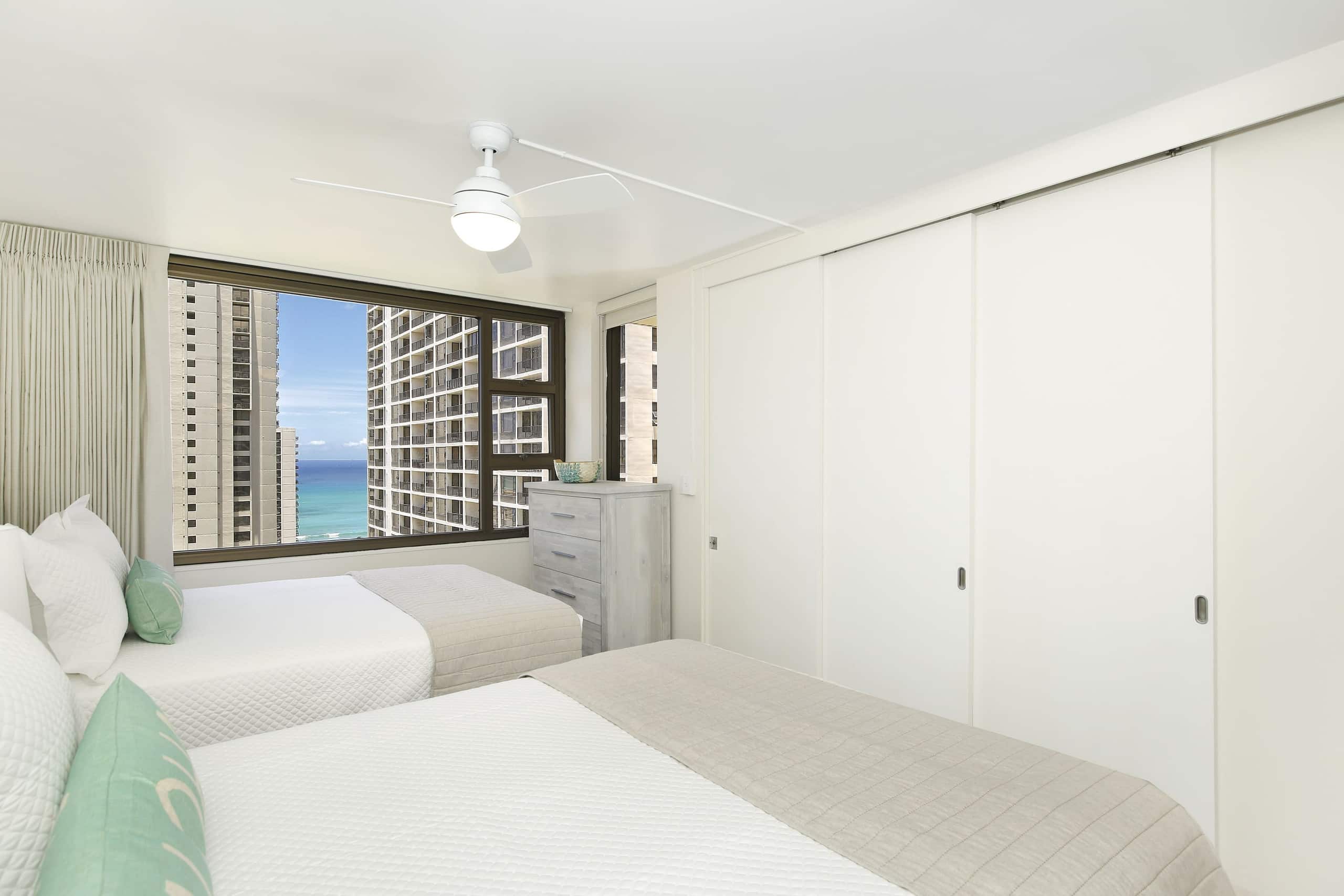 Condo in Honolulu · ★4.83 · 1 bedroom · 3 beds · 1 private bath - Image 21