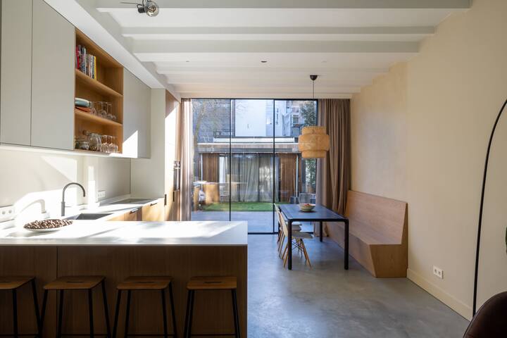 Stijllvolle familie woning, 3 verdiepingen sauna gallery image 2