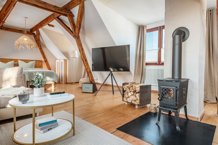 Hyggeliges Dg Kamin, Badewanne, Gratis Parkplatz - Rostock