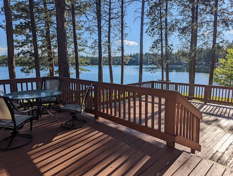 Luxury Lakefront Home!