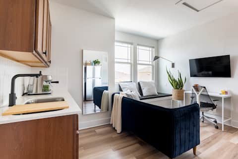 Top performing Airbnb: Modern Studio in SE Austin in Bluff Springs