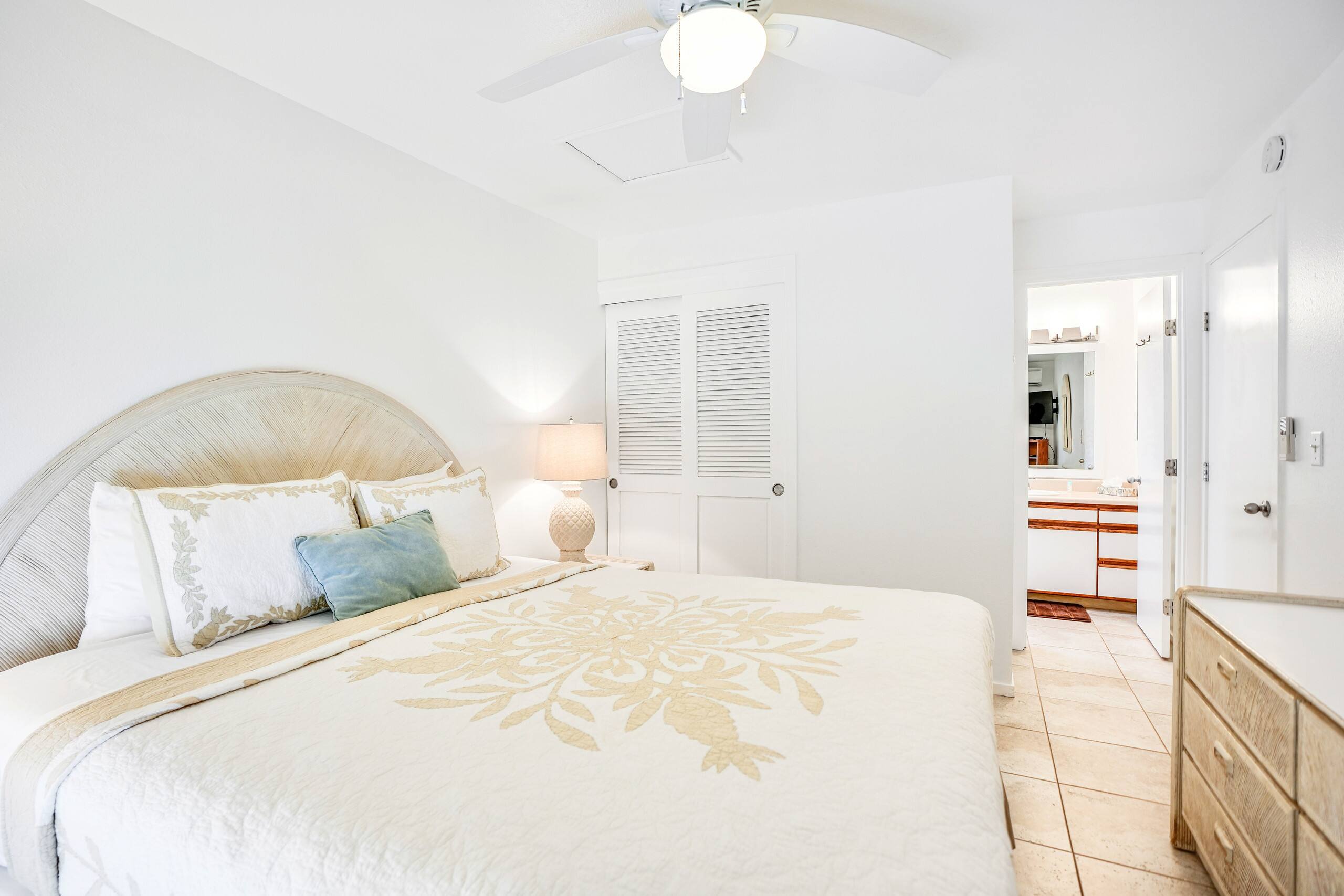 Private Cliffside Ohana Retreat at Kalapaki Beach - Photo 35