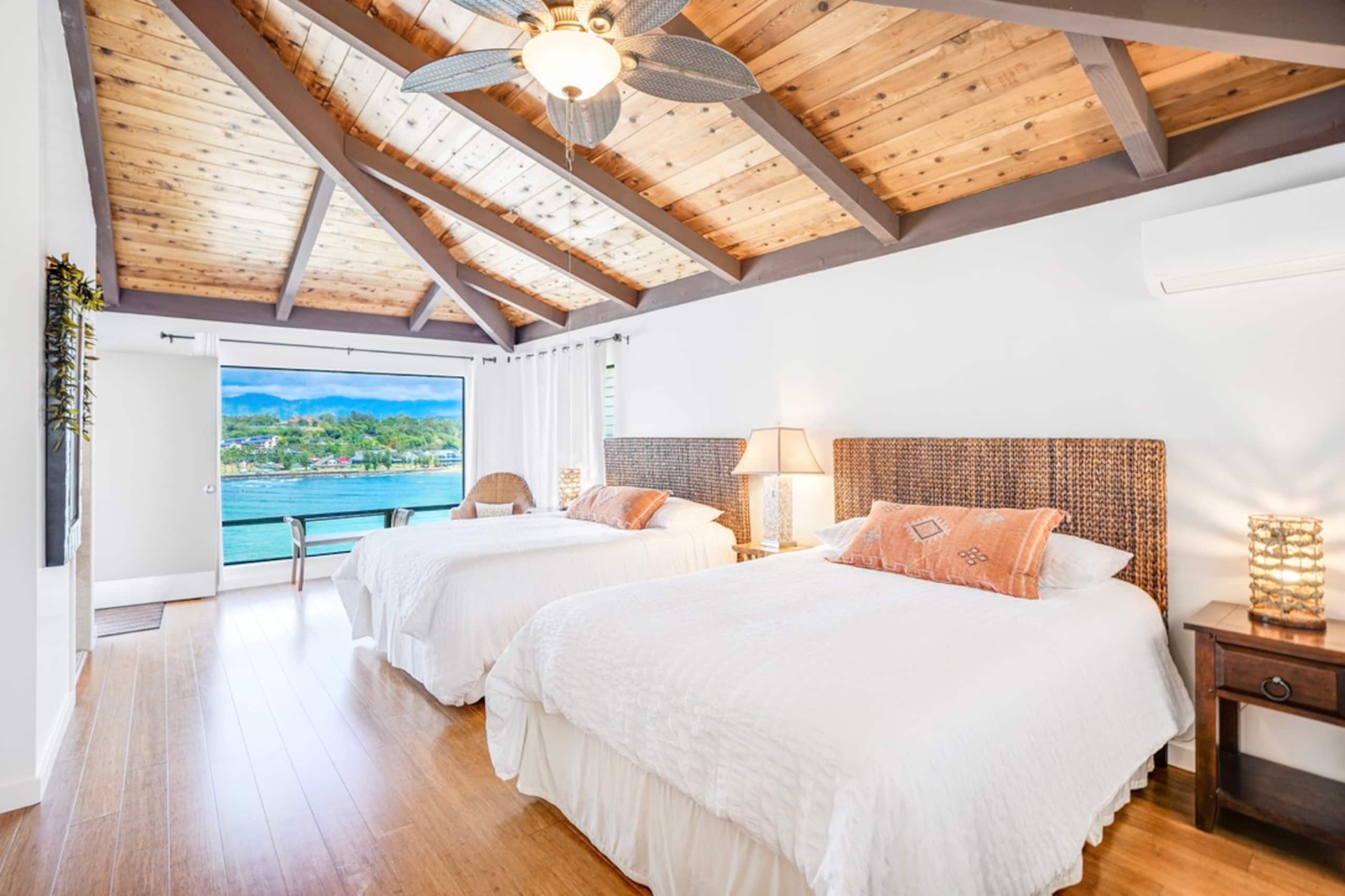 Private Cliffside Ohana Retreat at Kalapaki Beach - Photo 33