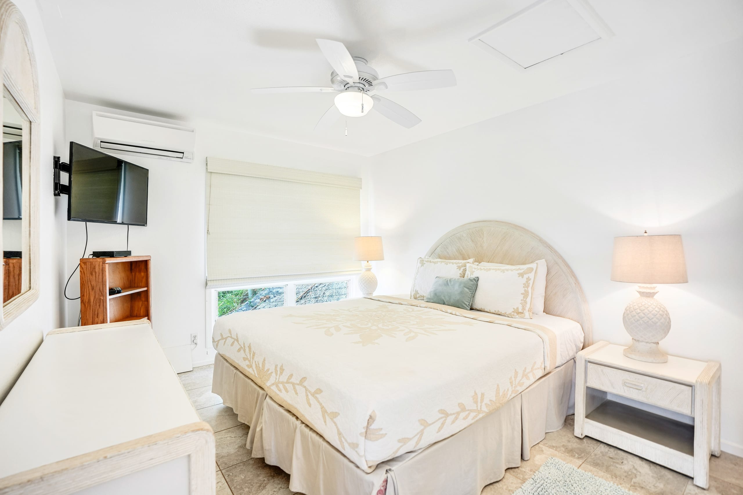 Private Cliffside Ohana Retreat at Kalapaki Beach - Photo 34