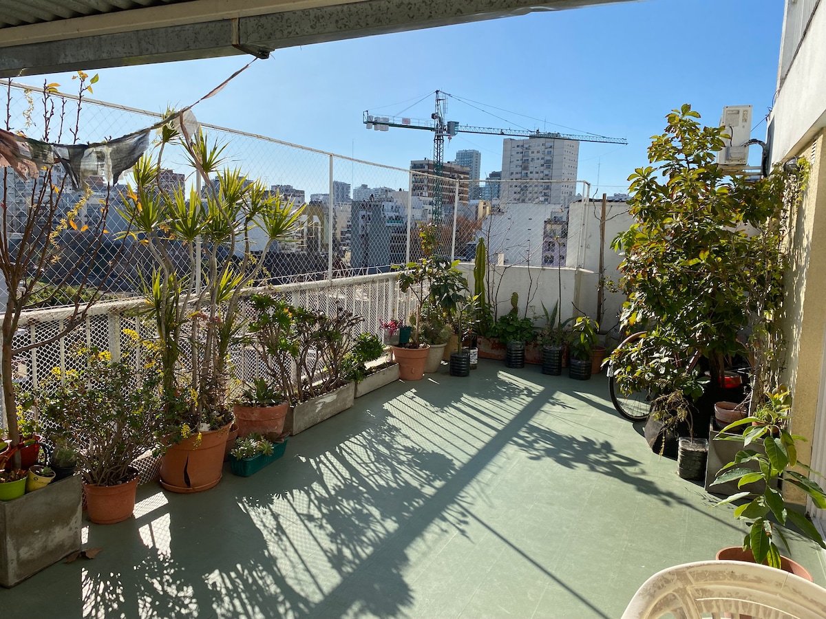 Departamento de 2 ambientes con terraza privada en Colegiales