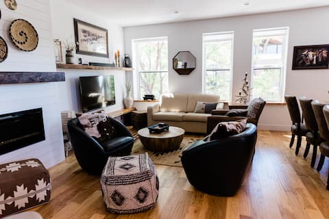 Popular Airbnb listing: Luxurious, downtown loft with a warm, family feel in Sheridan