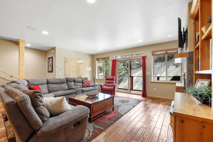 Luxury Home | Heavenly-chef's Kitchen | Sleeps 8 - Genoa, NV