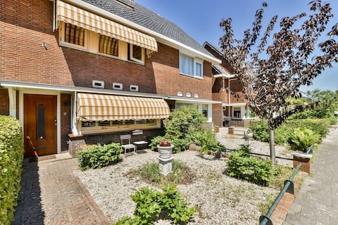 Spacious family house close to Amsterdam and the beach