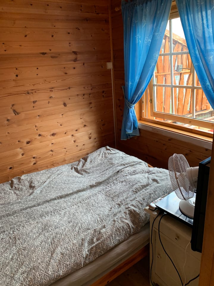 Dhoma e gjumit 2, 120 cm gjerësi. Duvet i dyfishtë.