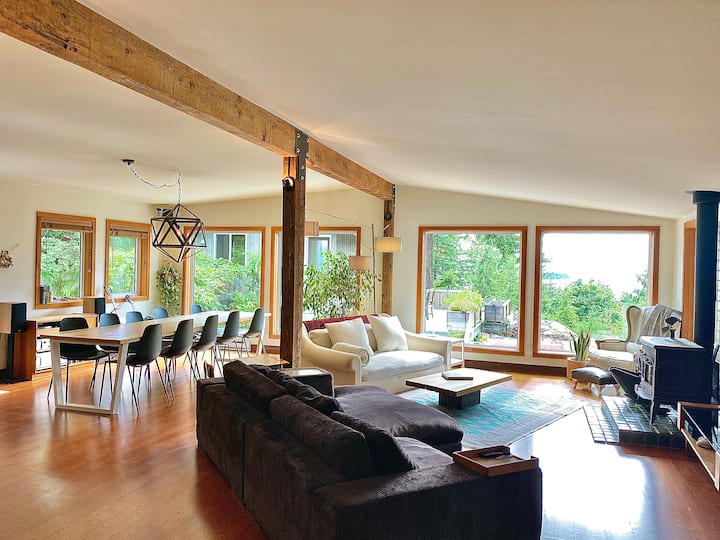 Beautiful Ocean View Home - Gibsons
