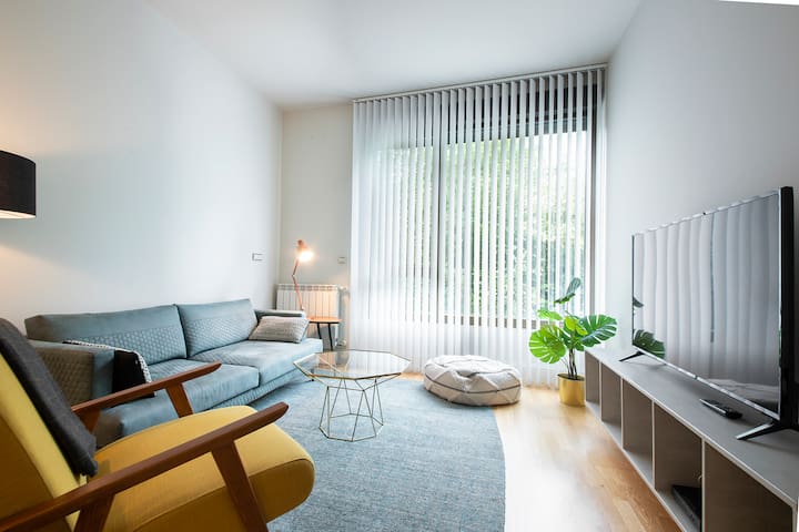 Apartamento moderno de lujo céntrico con garaje