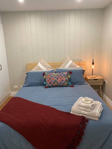 Urban Retreat -Newly Renovated ‘Loft Style’ gallery image 5