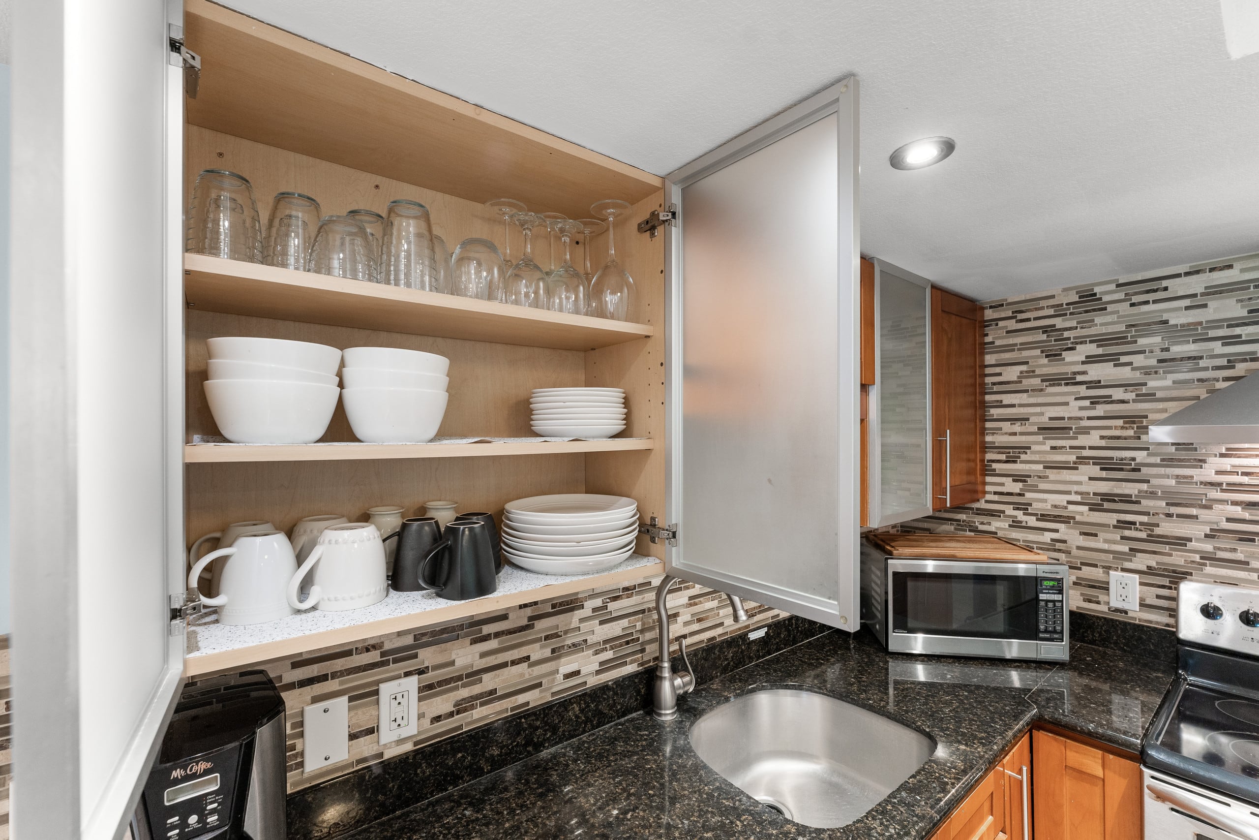 Condo in Kihei · ★4.75 · 2 bedrooms · 3 beds · 2 private baths - Image 14