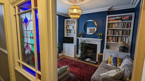 Central Exeter Victorian townhouse with parking