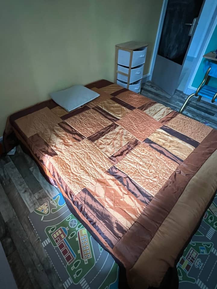 спална соба 2 на горниот кат.