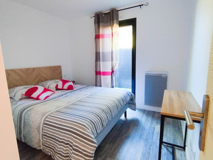 Jengo la nje la chumba cha kulala 4 lenye kitanda cha 160x200 + kabati