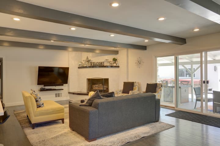 Resort Home W/ Pool, Peloton Bike Near Disneyland - Anaheim, CA