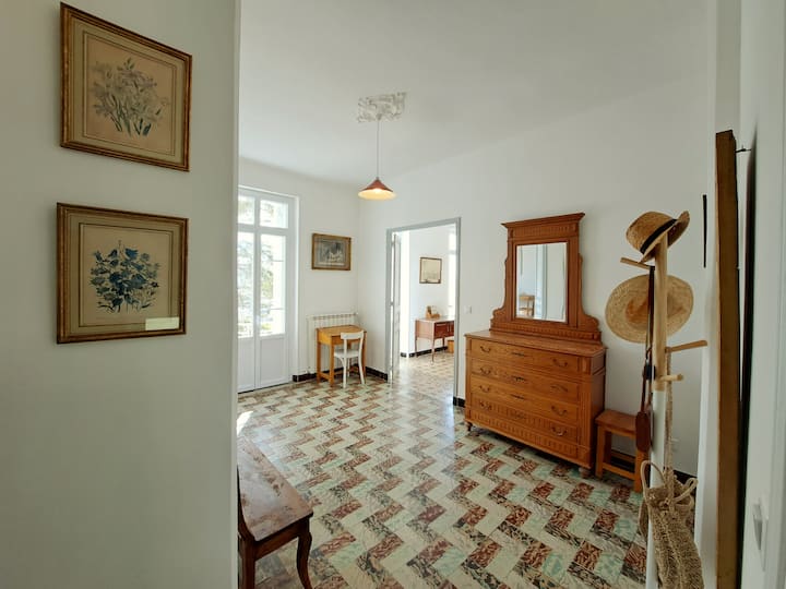 Spacieux Appartement De Charme - Château de Sauvan