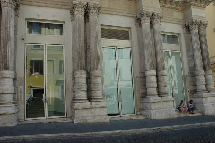 Crispi 2 enty gorgeous flat in Rome Spanish Steps gallery image 4