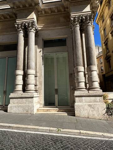 Crispi 2 enty gorgeous flat in Rome Spanish Steps gallery image 5