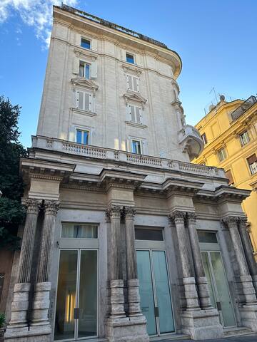 Crispi 2 enty gorgeous flat in Rome Spanish Steps gallery image 2