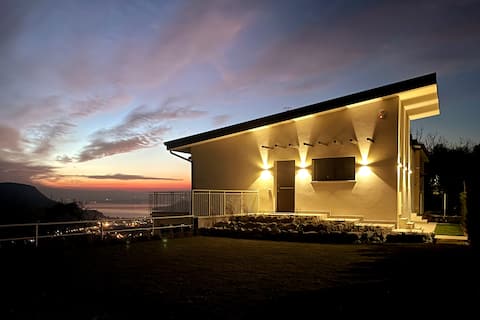 New home overlooking Lake Garda Bea Home