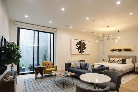 Top performing Airbnb: Upscale work-friendly apt walkable to Market St in Eureka Valley / Dolores Heights