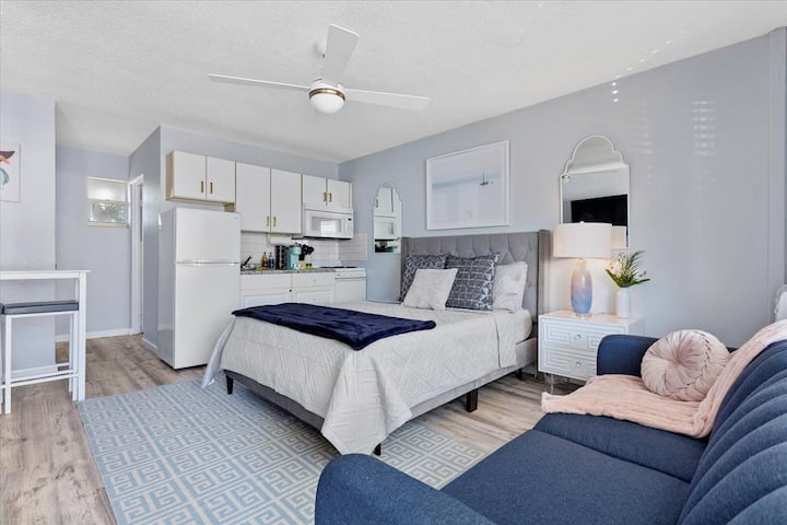 Stilvolles Studio, Direkt am☼☼ Strand Pool-Grill☼ - Airbnb