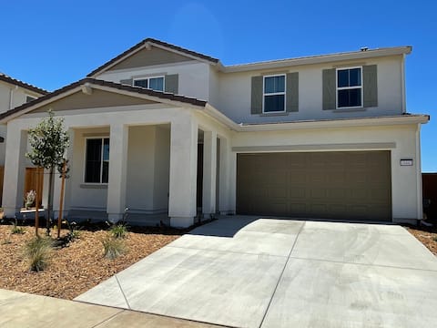 2024Gorgeous home 6 bedrooms house in Elk Grove