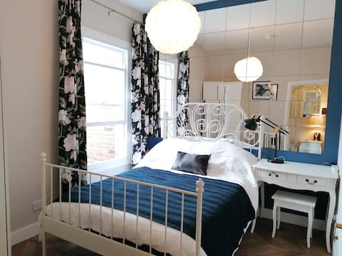 Popular Airbnb listing: Stunning 3BR Central Belfast Home + FREE Parking in Blackstaff